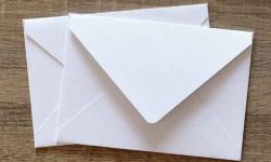 envelope branco pequeno